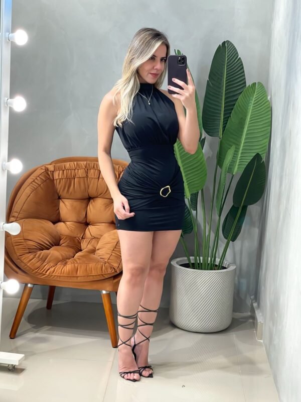 Vestido Curto em Malha Balonê com Fivela