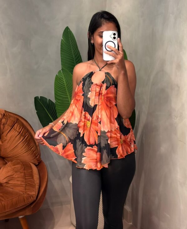 Blusa em Tule Estampado Frente Única com Argola