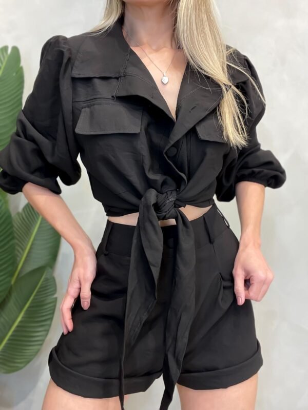 Conjunto Alfaiataria Shorts e Camisa com Amarração